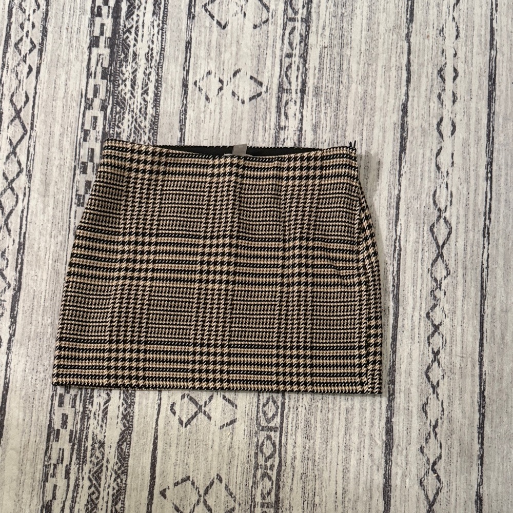 H&M Black and Tan Houndstooth Pencil Skirt
